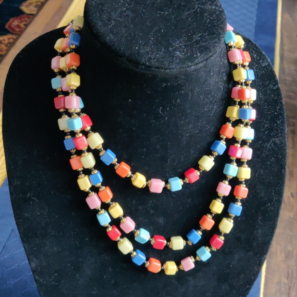 VTG Czech bead strand (#198)